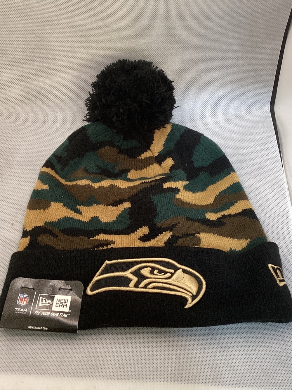 New Era Seattle Seahawks Camo Pom Beanie NFL Knit Winter Hat NWT